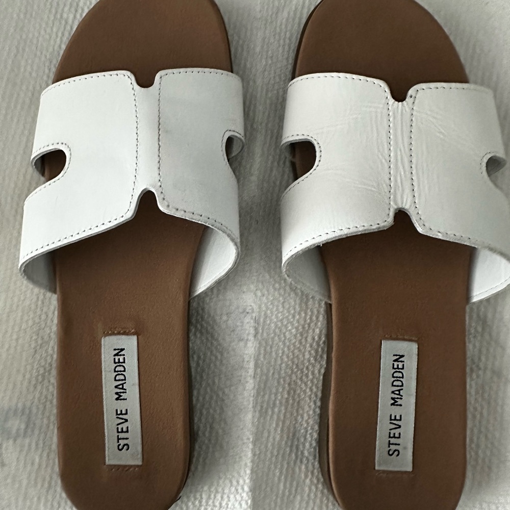 Steve Madden White and Brown H-Cutout Slide Sandals